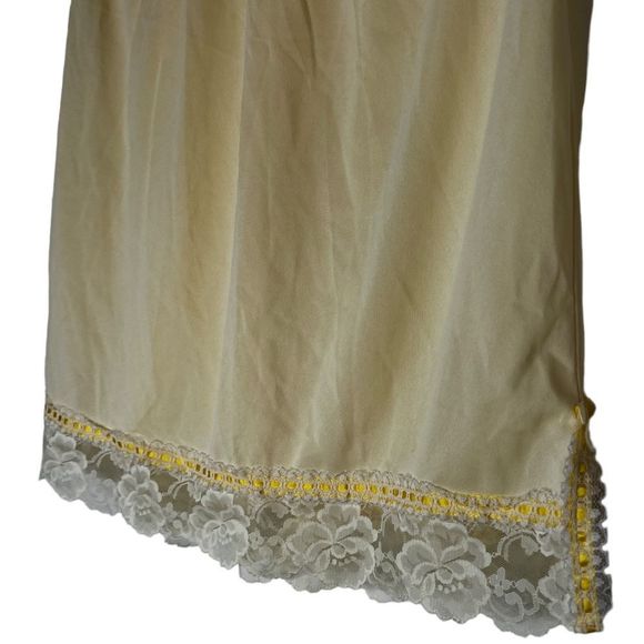Vintage Yellow Nylon‎ Slip - Picture 2 of 4